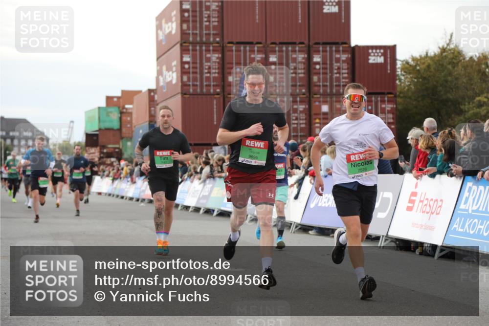 03.10.2025 - Köhlbrandbrückenlauf Yannick Fuchs http://msf.ph/oto/8994566 03.10.2025 16:04:42 Ziel 7147, 7192, 7248, 7425, 7513, 7526, 8254, 9696 meine-sportfotos.de