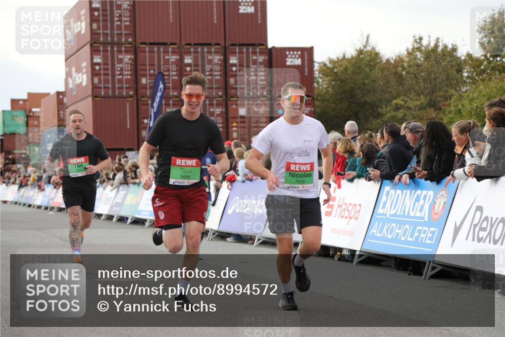 03.10.2025 - Köhlbrandbrückenlauf Yannick Fuchs http://msf.ph/oto/8994572 03.10.2025 16:04:42 Ziel 7147, 7192, 7248, 7425, 7513, 7526, 8254, 9696 meine-sportfotos.de