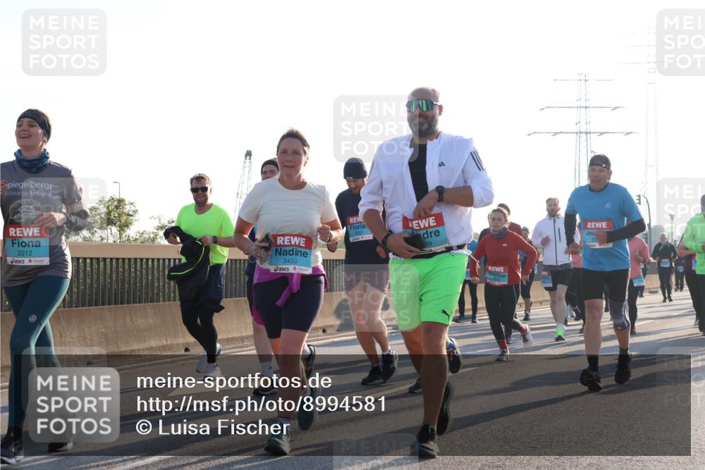 03.10.2025 - Köhlbrandbrückenlauf Luisa Fischer http://msf.ph/oto/8994581 03.10.2025 10:24:09 Position 3 2212, 3453, 2351, 89 meine-sportfotos.de
