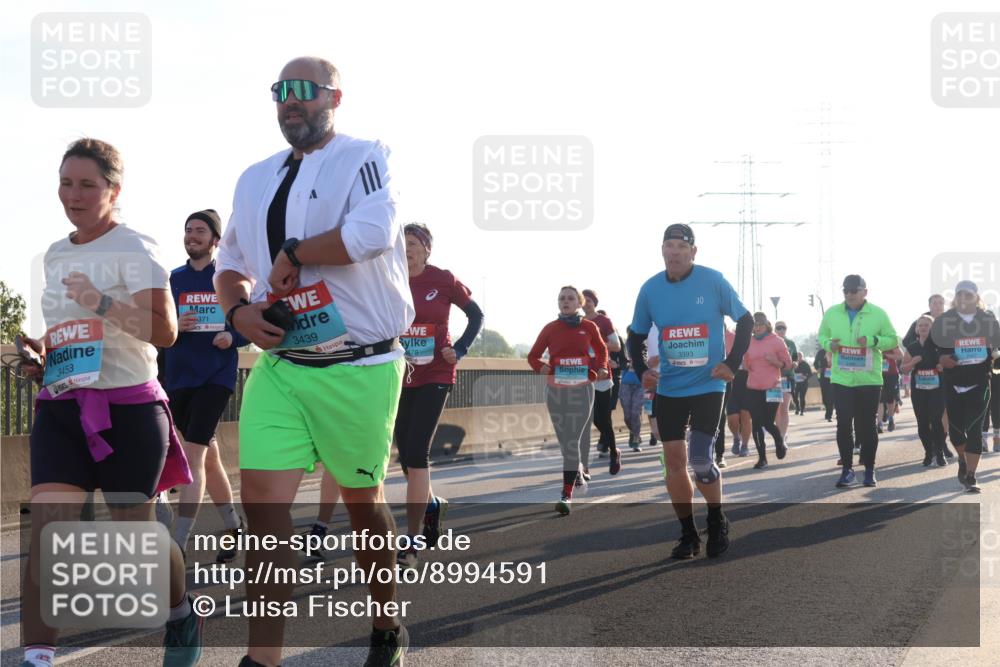 03.10.2025 - Köhlbrandbrückenlauf Luisa Fischer http://msf.ph/oto/8994591 03.10.2025 10:24:10 Position 3 3453, 371, 3439, 3393 meine-sportfotos.de