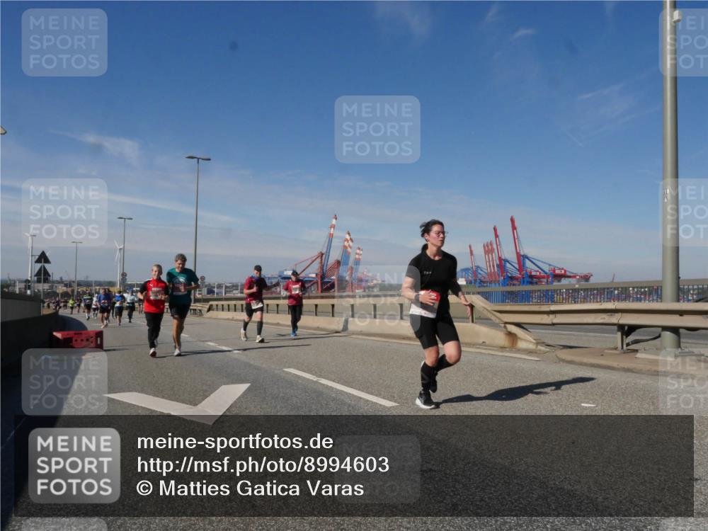 03.10.2025 - Köhlbrandbrückenlauf Matties Gatica Varas http://msf.ph/oto/8994603 03.10.2025 12:48:34 Position 2  meine-sportfotos.de