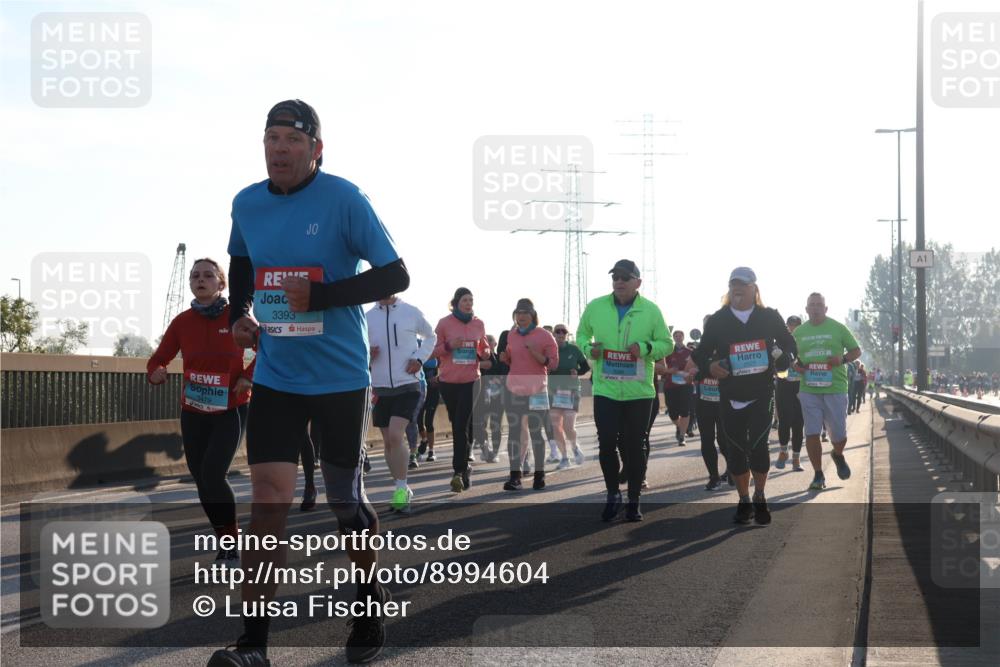 03.10.2025 - Köhlbrandbrückenlauf Luisa Fischer http://msf.ph/oto/8994604 03.10.2025 10:24:11 Position 3 3479, 3393, 1 meine-sportfotos.de