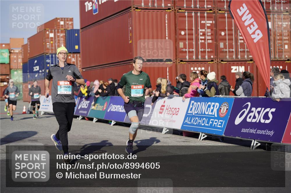 03.10.2025 - Köhlbrandbrückenlauf Michael Burmester http://msf.ph/oto/8994605 03.10.2025 09:56:35 Ziel 1023, 1103, 1150, 1261, 1703, 3402, 3763 meine-sportfotos.de
