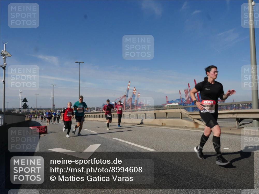 03.10.2025 - Köhlbrandbrückenlauf Matties Gatica Varas http://msf.ph/oto/8994608 03.10.2025 12:48:35 Position 2 4885 meine-sportfotos.de