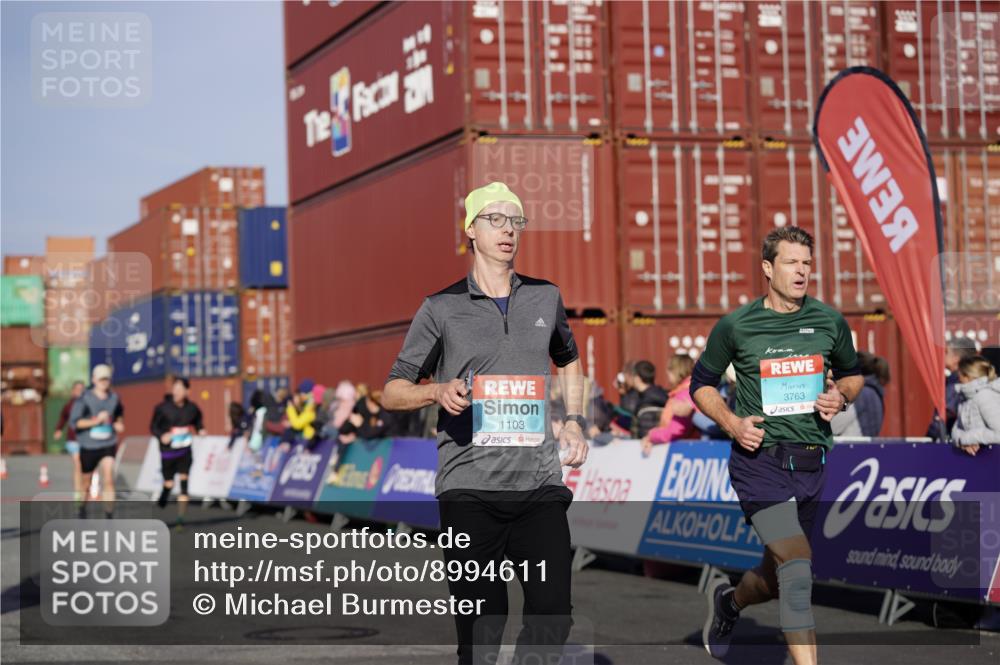 03.10.2025 - Köhlbrandbrückenlauf Michael Burmester http://msf.ph/oto/8994611 03.10.2025 09:56:36 Ziel 1023, 1065, 1103, 1150, 1261, 1703, 3402, 3763 meine-sportfotos.de