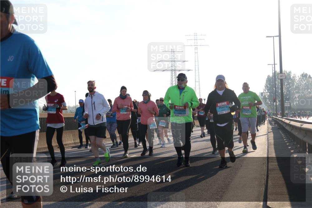 03.10.2025 - Köhlbrandbrückenlauf Luisa Fischer http://msf.ph/oto/8994614 03.10.2025 10:24:12 Position 3 2527, 1 meine-sportfotos.de
