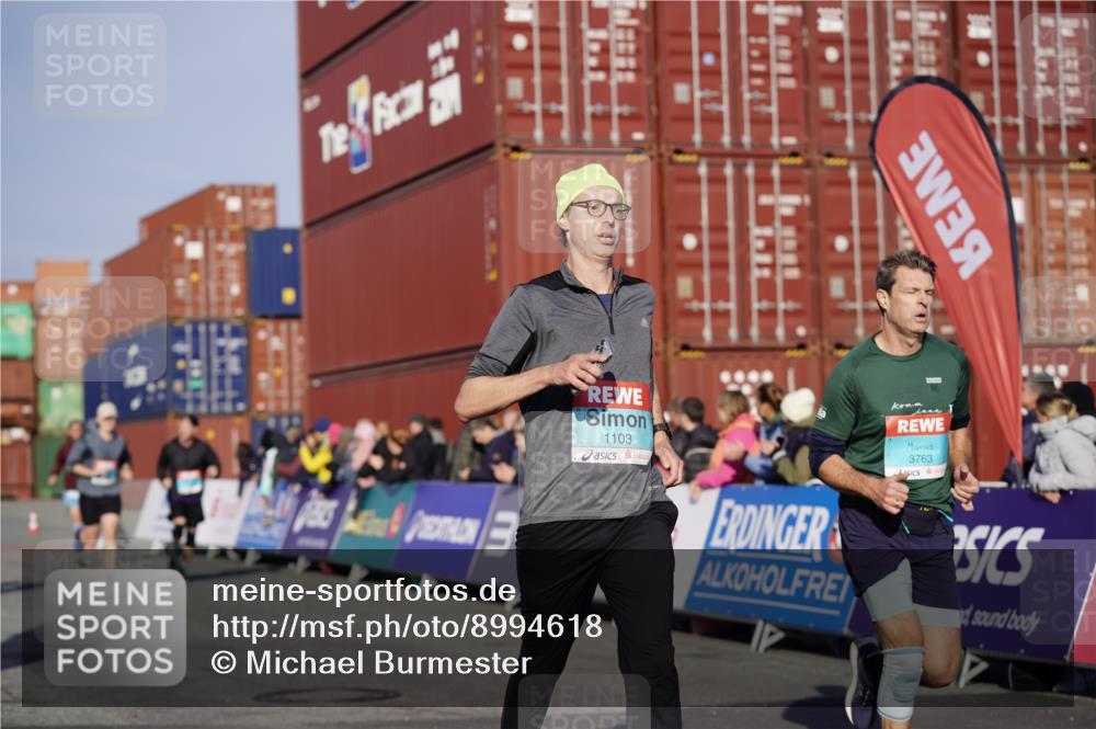 03.10.2025 - Köhlbrandbrückenlauf Michael Burmester http://msf.ph/oto/8994618 03.10.2025 09:56:36 Ziel 1023, 1065, 1103, 1150, 1261, 1703, 3402, 3763 meine-sportfotos.de