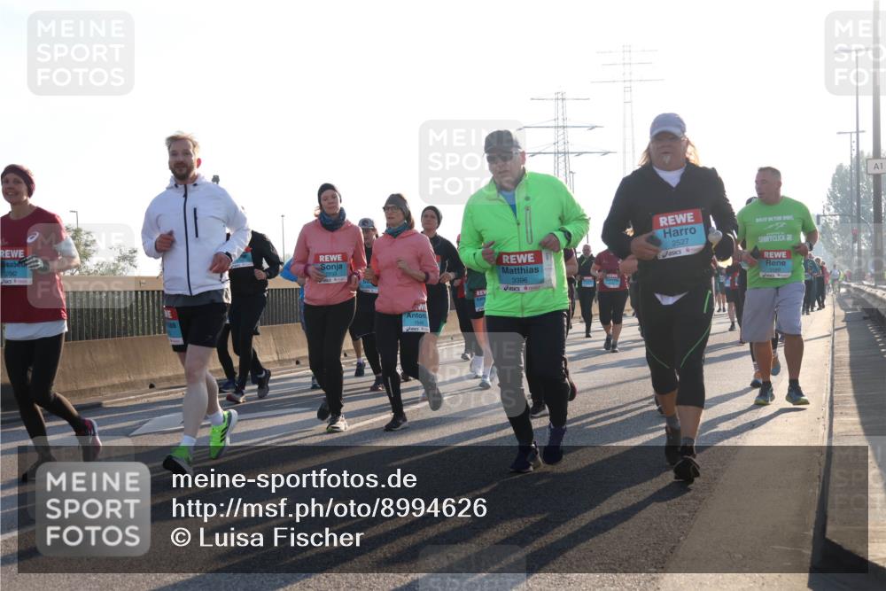 03.10.2025 - Köhlbrandbrückenlauf Luisa Fischer http://msf.ph/oto/8994626 03.10.2025 10:24:13 Position 3 2012, 3396, 1546, 2527, 1 meine-sportfotos.de