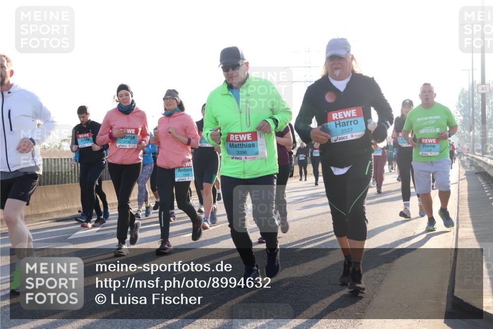 03.10.2025 - Köhlbrandbrückenlauf Luisa Fischer http://msf.ph/oto/8994632 03.10.2025 10:24:13 Position 3 2233, 1546, 3396, 2527, 3588, 1 meine-sportfotos.de