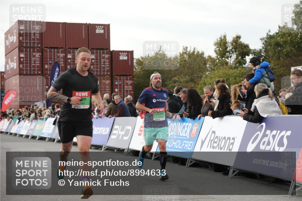 03.10.2025 - Köhlbrandbrückenlauf Yannick Fuchs http://msf.ph/oto/8994633 03.10.2025 16:04:44 Ziel 7006, 7147, 7192, 7248, 7425, 7513, 7526, 7568, 8254, 9176, 9696 meine-sportfotos.de