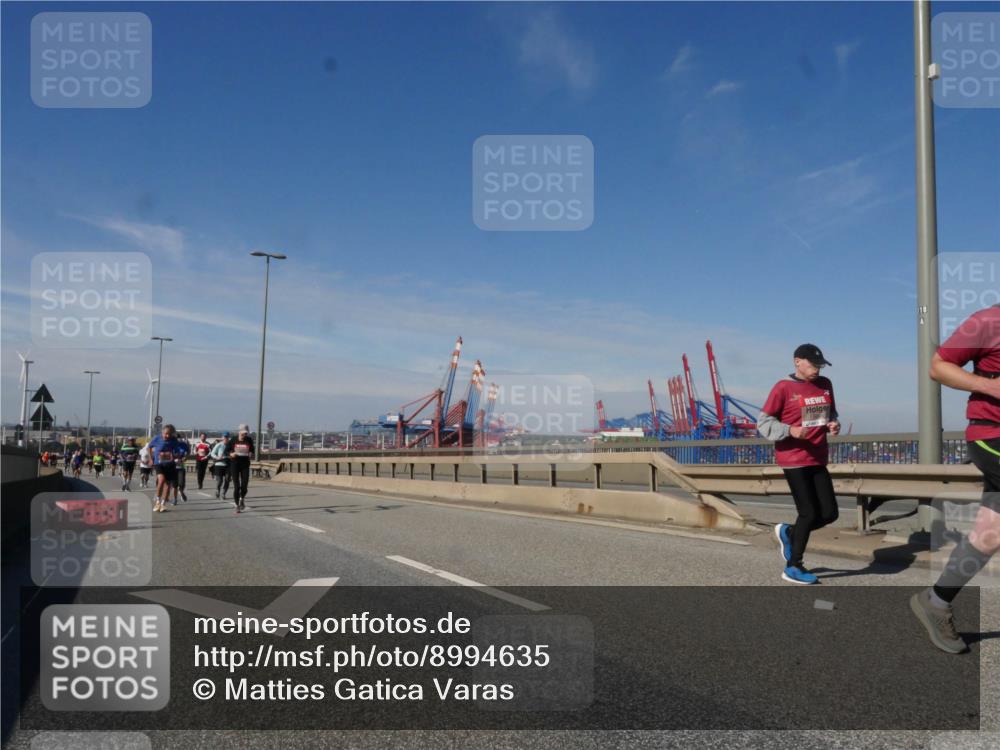 03.10.2025 - Köhlbrandbrückenlauf Matties Gatica Varas http://msf.ph/oto/8994635 03.10.2025 12:48:38 Position 2  meine-sportfotos.de