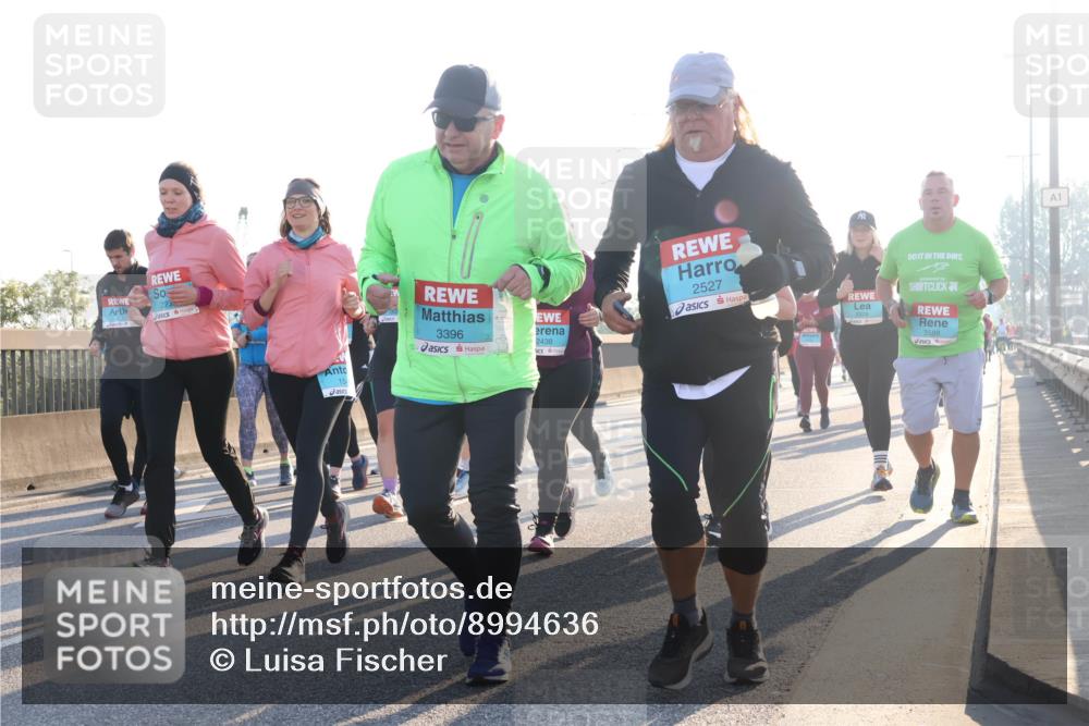 03.10.2025 - Köhlbrandbrückenlauf Luisa Fischer http://msf.ph/oto/8994636 03.10.2025 10:24:14 Position 3 3396, 2438, 2527, 2378, 3588, 1 meine-sportfotos.de