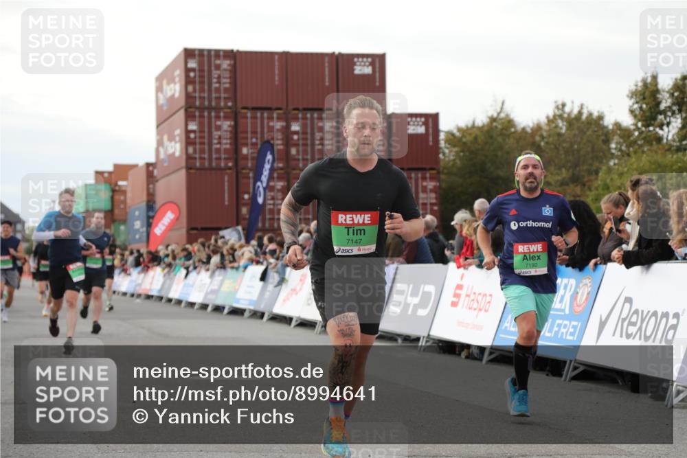 03.10.2025 - Köhlbrandbrückenlauf Yannick Fuchs http://msf.ph/oto/8994641 03.10.2025 16:04:45 Ziel 7006, 7147, 7192, 7425, 7513, 7526, 7568, 8254, 9176, 9696 meine-sportfotos.de