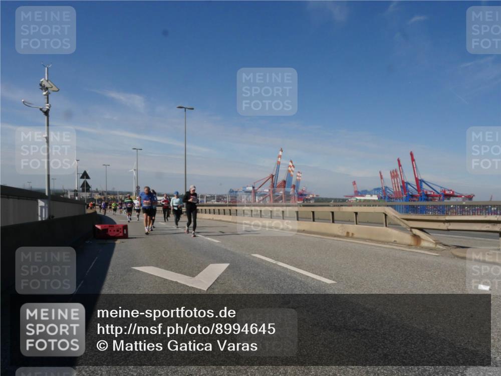 03.10.2025 - Köhlbrandbrückenlauf Matties Gatica Varas http://msf.ph/oto/8994645 03.10.2025 12:48:39 Position 2  meine-sportfotos.de