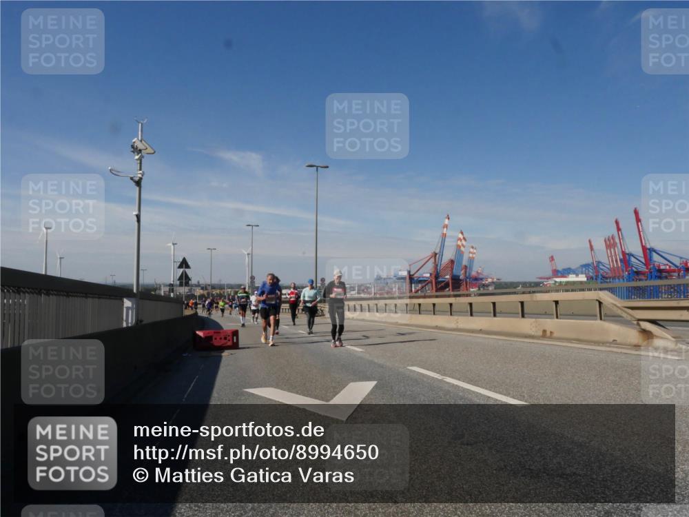 03.10.2025 - Köhlbrandbrückenlauf Matties Gatica Varas http://msf.ph/oto/8994650 03.10.2025 12:48:39 Position 2 111 meine-sportfotos.de