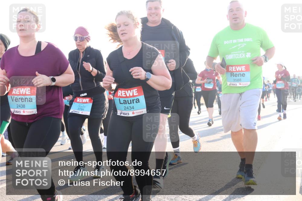 03.10.2025 - Köhlbrandbrückenlauf Luisa Fischer http://msf.ph/oto/8994657 03.10.2025 10:24:16 Position 3 2438, 3784, 2434, 3588 meine-sportfotos.de