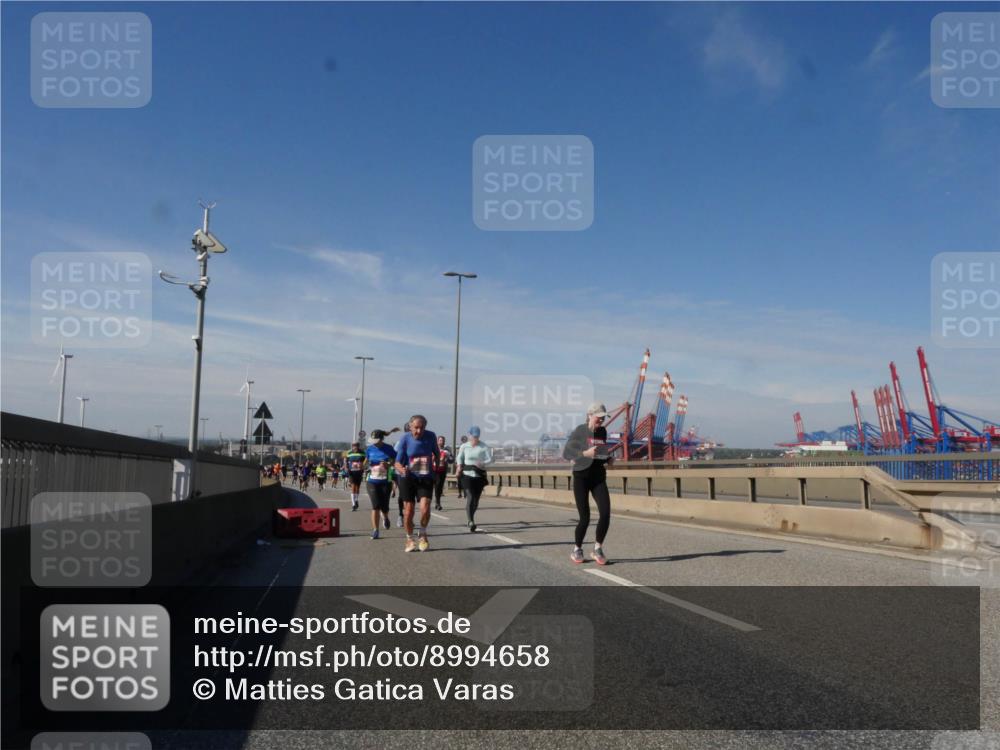 03.10.2025 - Köhlbrandbrückenlauf Matties Gatica Varas http://msf.ph/oto/8994658 03.10.2025 12:48:41 Position 2  meine-sportfotos.de