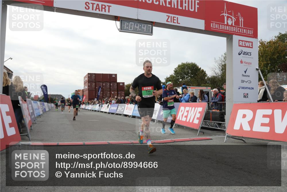 03.10.2025 - Köhlbrandbrückenlauf Yannick Fuchs http://msf.ph/oto/8994666 03.10.2025 16:04:46 Ziel 7006, 7132, 7147, 7192, 7425, 7513, 7526, 7568, 8254, 9176, 9696 meine-sportfotos.de