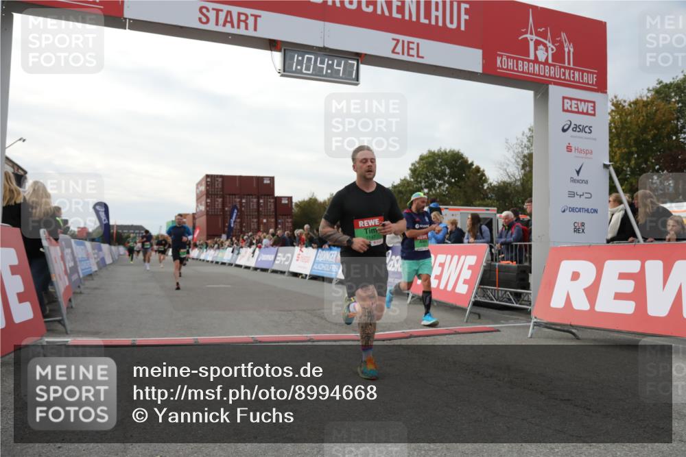 03.10.2025 - Köhlbrandbrückenlauf Yannick Fuchs http://msf.ph/oto/8994668 03.10.2025 16:04:46 Ziel 7006, 7132, 7147, 7192, 7425, 7513, 7526, 7568, 8254, 9176, 9696 meine-sportfotos.de