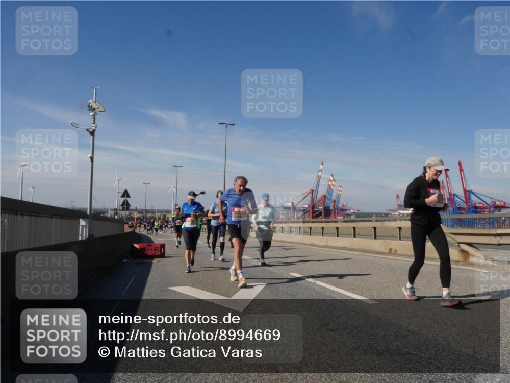 03.10.2025 - Köhlbrandbrückenlauf Matties Gatica Varas http://msf.ph/oto/8994669 03.10.2025 12:48:42 Position 2  meine-sportfotos.de
