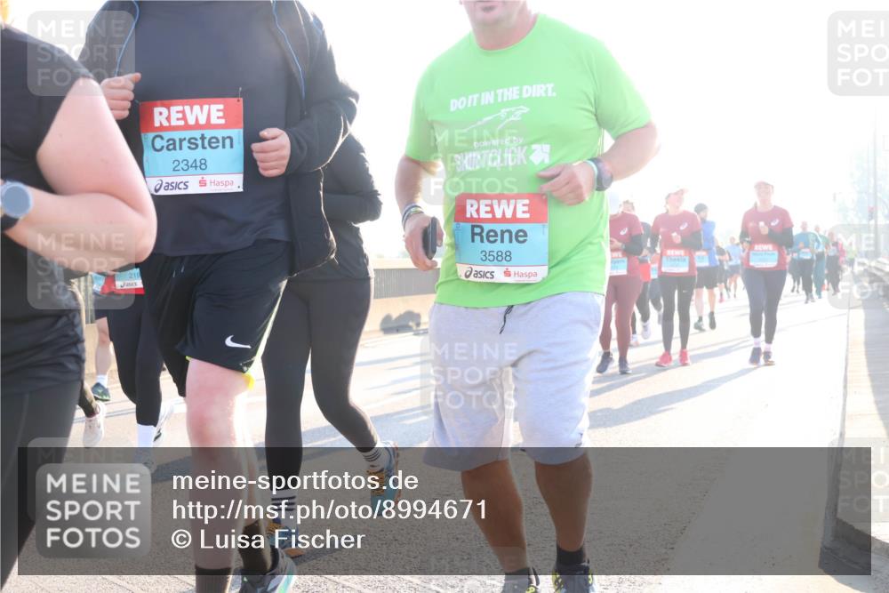 03.10.2025 - Köhlbrandbrückenlauf Luisa Fischer http://msf.ph/oto/8994671 03.10.2025 10:24:16 Position 3 2348, 3588 meine-sportfotos.de