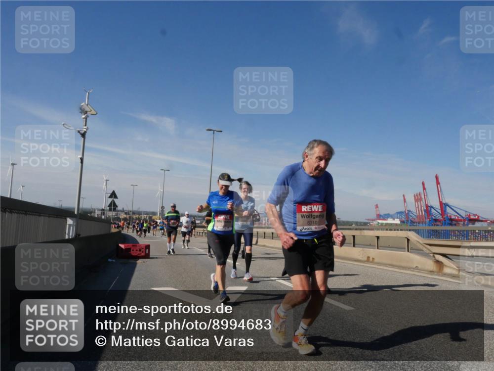 03.10.2025 - Köhlbrandbrückenlauf Matties Gatica Varas http://msf.ph/oto/8994683 03.10.2025 12:48:44 Position 2 6310 meine-sportfotos.de