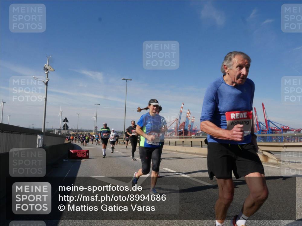 03.10.2025 - Köhlbrandbrückenlauf Matties Gatica Varas http://msf.ph/oto/8994686 03.10.2025 12:48:44 Position 2  meine-sportfotos.de