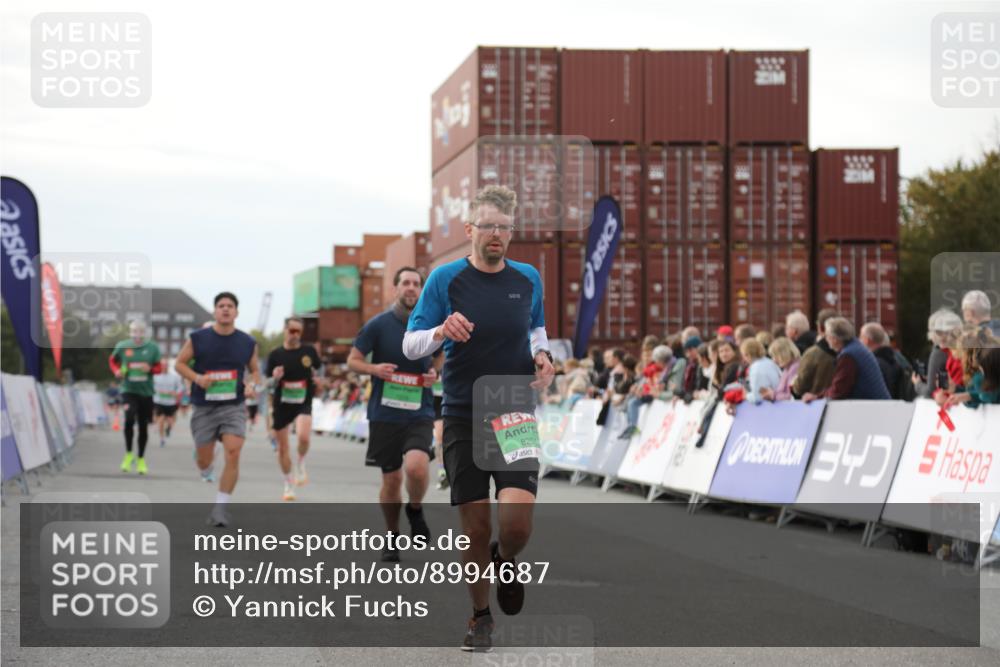 03.10.2025 - Köhlbrandbrückenlauf Yannick Fuchs http://msf.ph/oto/8994687 03.10.2025 16:04:47 Ziel 7006, 7132, 7147, 7192, 7222, 7425, 7513, 7526, 7568, 8254, 9176, 9696 meine-sportfotos.de