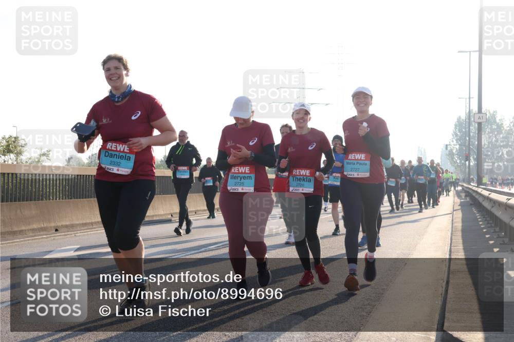 03.10.2025 - Köhlbrandbrückenlauf Luisa Fischer http://msf.ph/oto/8994696 03.10.2025 10:24:19 Position 3 2332, 2725, 2726, 2727, 1 meine-sportfotos.de