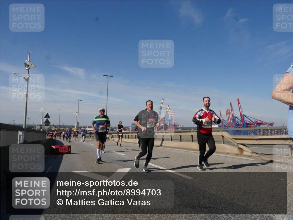 03.10.2025 - Köhlbrandbrückenlauf Matties Gatica Varas http://msf.ph/oto/8994703 03.10.2025 12:48:46 Position 2  meine-sportfotos.de