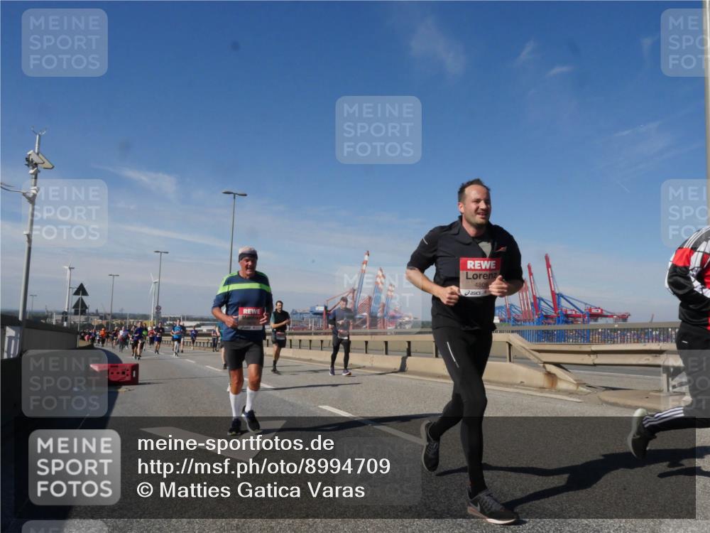 03.10.2025 - Köhlbrandbrückenlauf Matties Gatica Varas http://msf.ph/oto/8994709 03.10.2025 12:48:47 Position 2 4809 meine-sportfotos.de