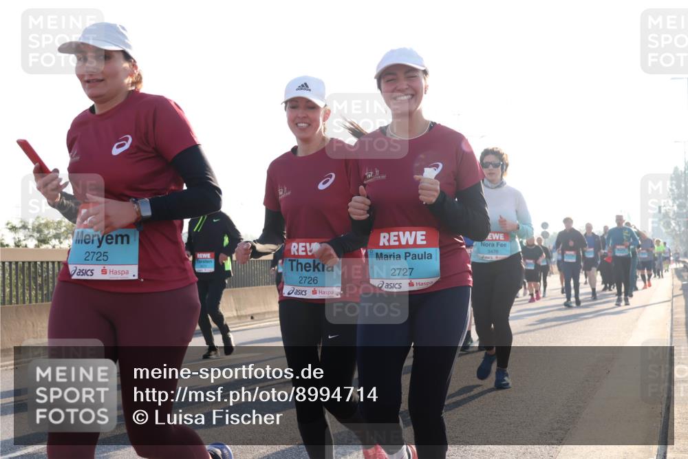 03.10.2025 - Köhlbrandbrückenlauf Luisa Fischer http://msf.ph/oto/8994714 03.10.2025 10:24:20 Position 3 2725, 2726, 2727, 3476 meine-sportfotos.de