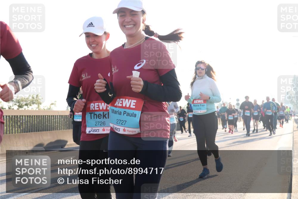 03.10.2025 - Köhlbrandbrückenlauf Luisa Fischer http://msf.ph/oto/8994717 03.10.2025 10:24:20 Position 3 2727, 2726, 3476 meine-sportfotos.de
