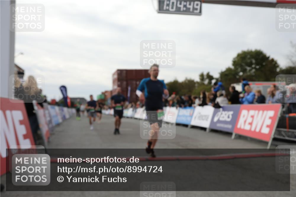 03.10.2025 - Köhlbrandbrückenlauf Yannick Fuchs http://msf.ph/oto/8994724 03.10.2025 16:04:48 Ziel 7006, 7132, 7147, 7192, 7222, 7425, 7513, 7568, 8254, 9176 meine-sportfotos.de