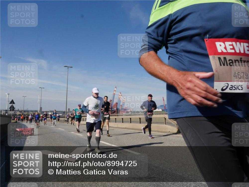 03.10.2025 - Köhlbrandbrückenlauf Matties Gatica Varas http://msf.ph/oto/8994725 03.10.2025 12:48:49 Position 2 4679 meine-sportfotos.de