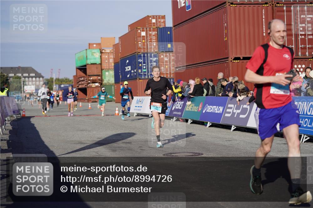 03.10.2025 - Köhlbrandbrückenlauf Michael Burmester http://msf.ph/oto/8994726 03.10.2025 09:56:44 Ziel 1023, 1050, 1065, 1150, 1261, 1703, 3491, 3531 meine-sportfotos.de