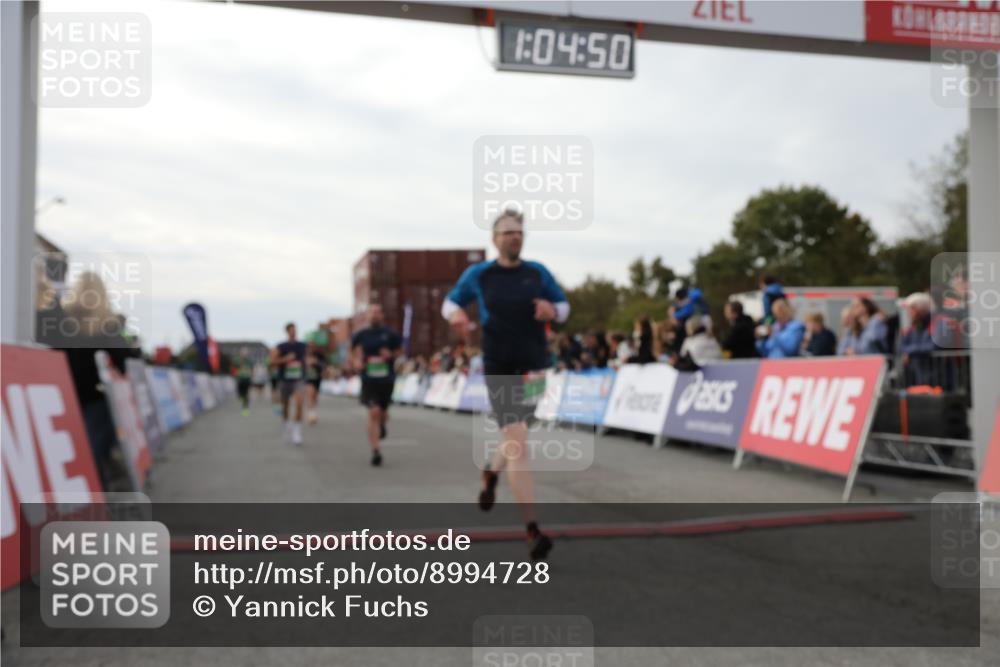 03.10.2025 - Köhlbrandbrückenlauf Yannick Fuchs http://msf.ph/oto/8994728 03.10.2025 16:04:48 Ziel 7006, 7132, 7147, 7192, 7222, 7425, 7513, 7568, 8254, 9176 meine-sportfotos.de