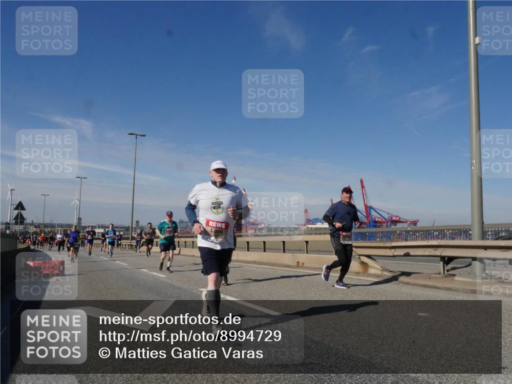 03.10.2025 - Köhlbrandbrückenlauf Matties Gatica Varas http://msf.ph/oto/8994729 03.10.2025 12:48:49 Position 2 18 meine-sportfotos.de