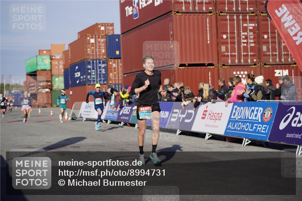 03.10.2025 - Köhlbrandbrückenlauf Michael Burmester http://msf.ph/oto/8994731 03.10.2025 09:56:45 Ziel 1023, 1050, 1065, 1086, 1150, 1261, 1275, 1703, 2844, 3491, 3531 meine-sportfotos.de