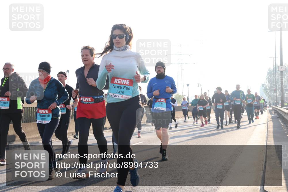 03.10.2025 - Köhlbrandbrückenlauf Luisa Fischer http://msf.ph/oto/8994733 03.10.2025 10:24:21 Position 3 3673, 2442, 3476, 3441, 1 meine-sportfotos.de