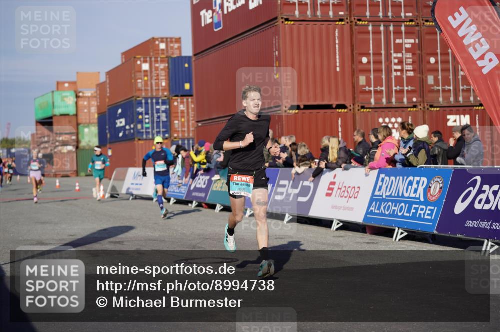 03.10.2025 - Köhlbrandbrückenlauf Michael Burmester http://msf.ph/oto/8994738 03.10.2025 09:56:45 Ziel 1023, 1050, 1065, 1086, 1150, 1261, 1275, 1703, 2844, 3491, 3531 meine-sportfotos.de