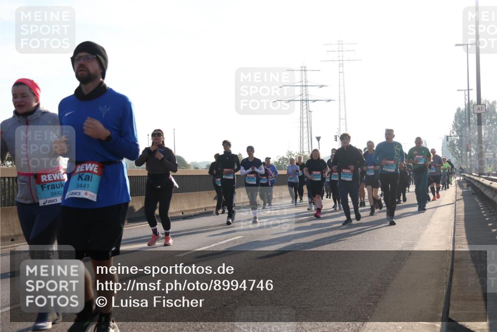 03.10.2025 - Köhlbrandbrückenlauf Luisa Fischer http://msf.ph/oto/8994746 03.10.2025 10:24:23 Position 3 3441, 3442, 1 meine-sportfotos.de