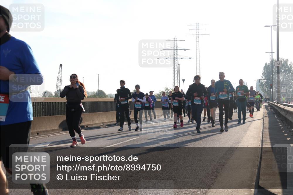 03.10.2025 - Köhlbrandbrückenlauf Luisa Fischer http://msf.ph/oto/8994750 03.10.2025 10:24:23 Position 3 1 meine-sportfotos.de