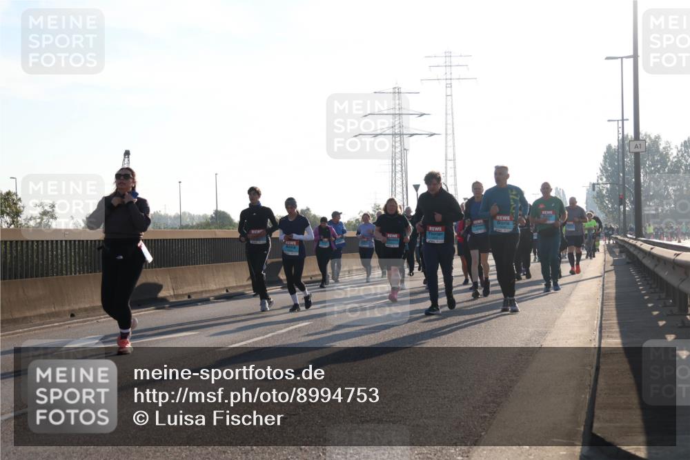 03.10.2025 - Köhlbrandbrückenlauf Luisa Fischer http://msf.ph/oto/8994753 03.10.2025 10:24:24 Position 3 1 meine-sportfotos.de