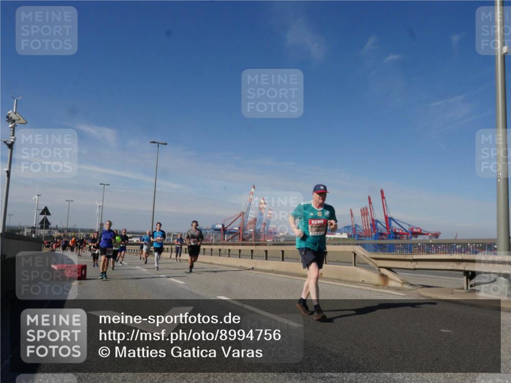 03.10.2025 - Köhlbrandbrückenlauf Matties Gatica Varas http://msf.ph/oto/8994756 03.10.2025 12:48:52 Position 2  meine-sportfotos.de
