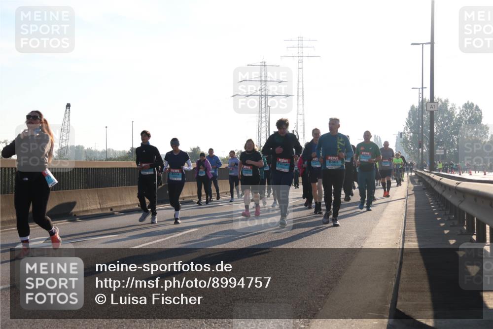 03.10.2025 - Köhlbrandbrückenlauf Luisa Fischer http://msf.ph/oto/8994757 03.10.2025 10:24:24 Position 3 1 meine-sportfotos.de