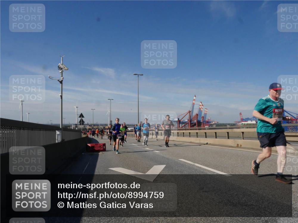 03.10.2025 - Köhlbrandbrückenlauf Matties Gatica Varas http://msf.ph/oto/8994759 03.10.2025 12:48:53 Position 2  meine-sportfotos.de