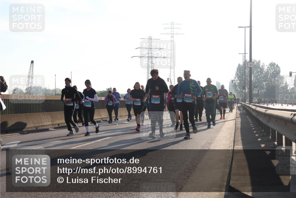 03.10.2025 - Köhlbrandbrückenlauf Luisa Fischer http://msf.ph/oto/8994761 03.10.2025 10:24:24 Position 3 1 meine-sportfotos.de