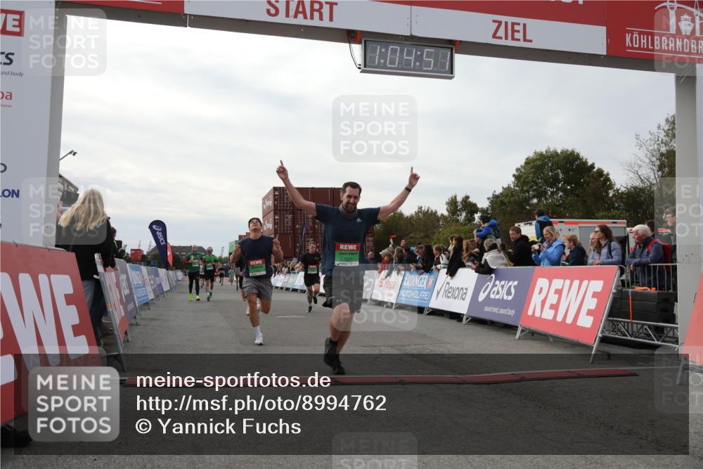 03.10.2025 - Köhlbrandbrückenlauf Yannick Fuchs http://msf.ph/oto/8994762 03.10.2025 16:04:49 Ziel 7006, 7132, 7147, 7192, 7222, 7425, 7513, 7568, 8254, 9176 meine-sportfotos.de