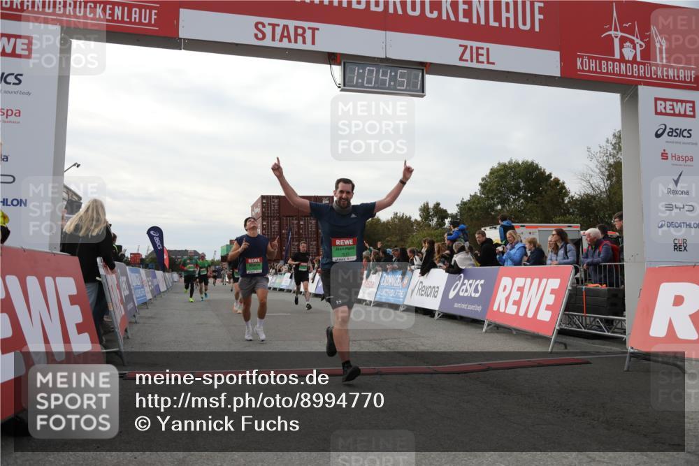 03.10.2025 - Köhlbrandbrückenlauf Yannick Fuchs http://msf.ph/oto/8994770 03.10.2025 16:04:49 Ziel 7006, 7132, 7147, 7192, 7222, 7425, 7513, 7568, 8254, 9176 meine-sportfotos.de